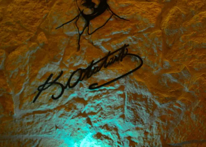 Olivia1845 Over 16 Years Old * Ayvalı