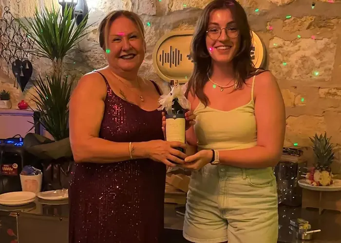 Olivia1845 Over 16 Years Old بيت ضيافة