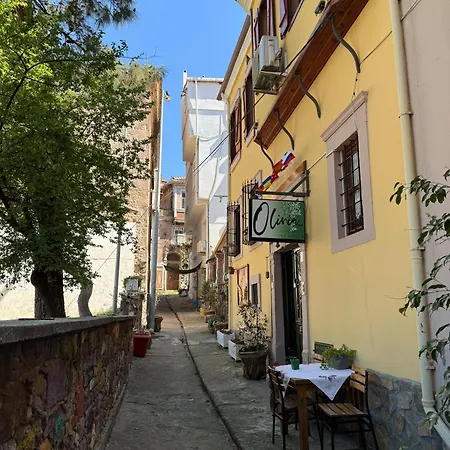 Гостьовий будинок Olivia1845 Over 16 Years Old