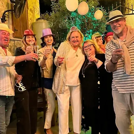 Olivia1845 Over 16 Years Old *