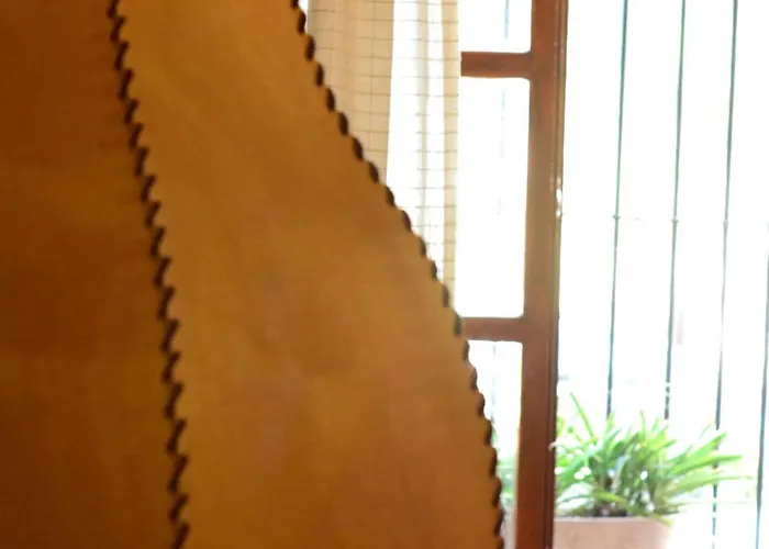 Πανσιόν Olivia1845 Over 16 Years Old